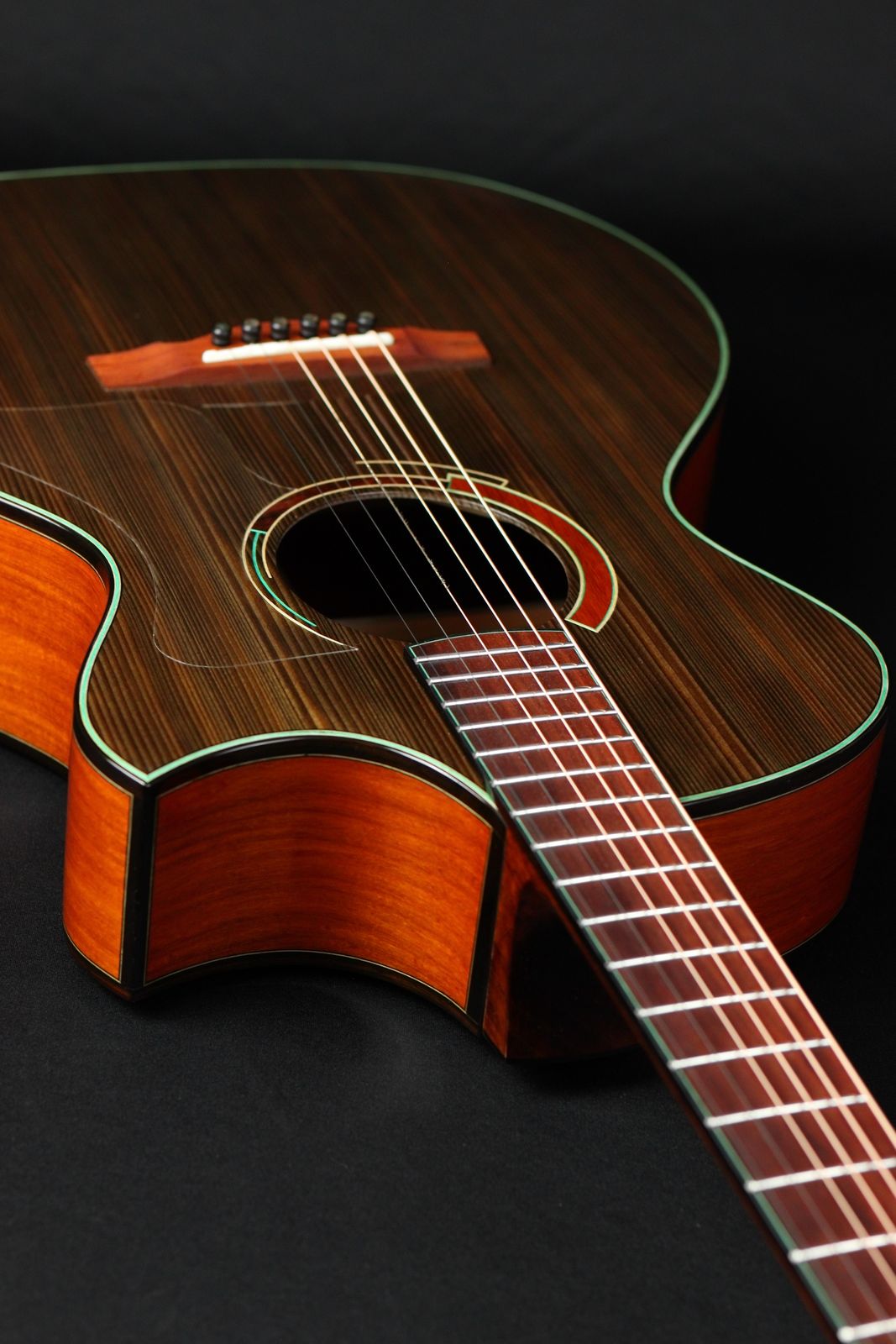 Violão Pernambuco — pau-brasil e sinker redwood